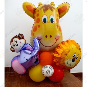 Giraffe and Friends Balloon Setup